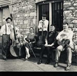 5 musicians from La Vie En Rose.